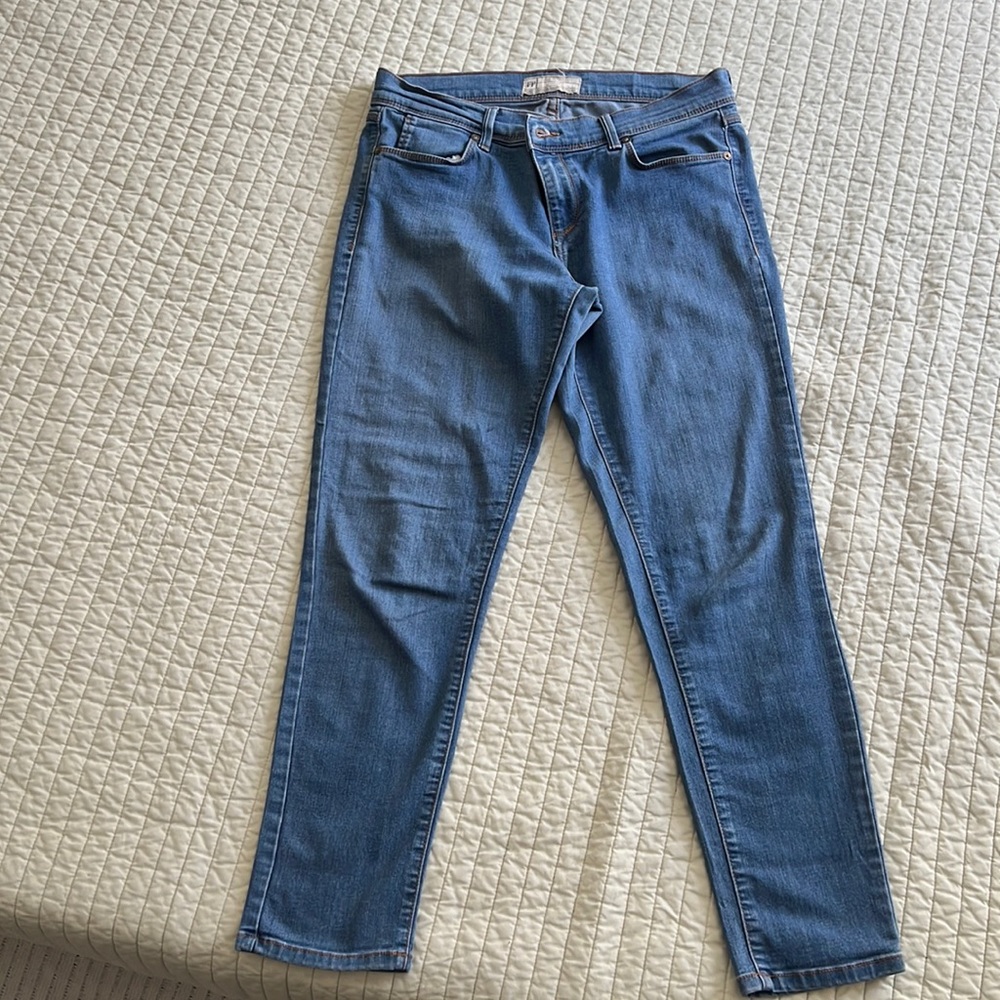 Free People Ankle Jeans Stretch Denim Pants (size 29. Fits like a size 8)